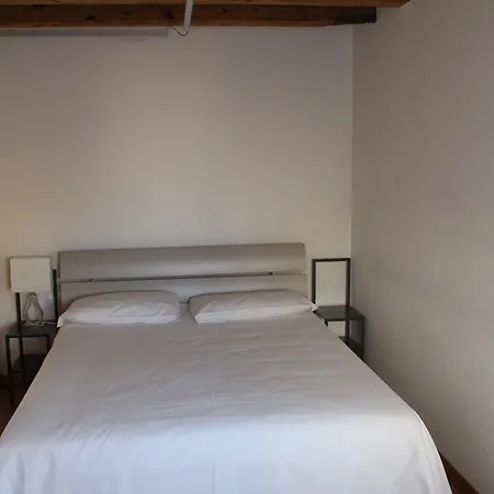 Residenza Della Samaritana 게스트하우스 4*